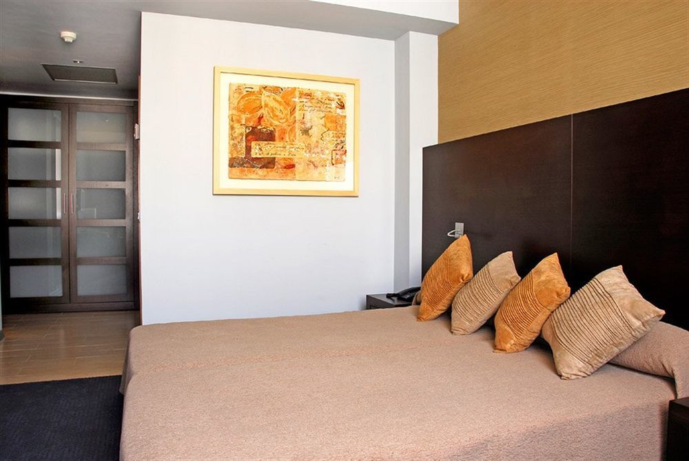 Hotel Madanis Barselona Oda fotoğraf